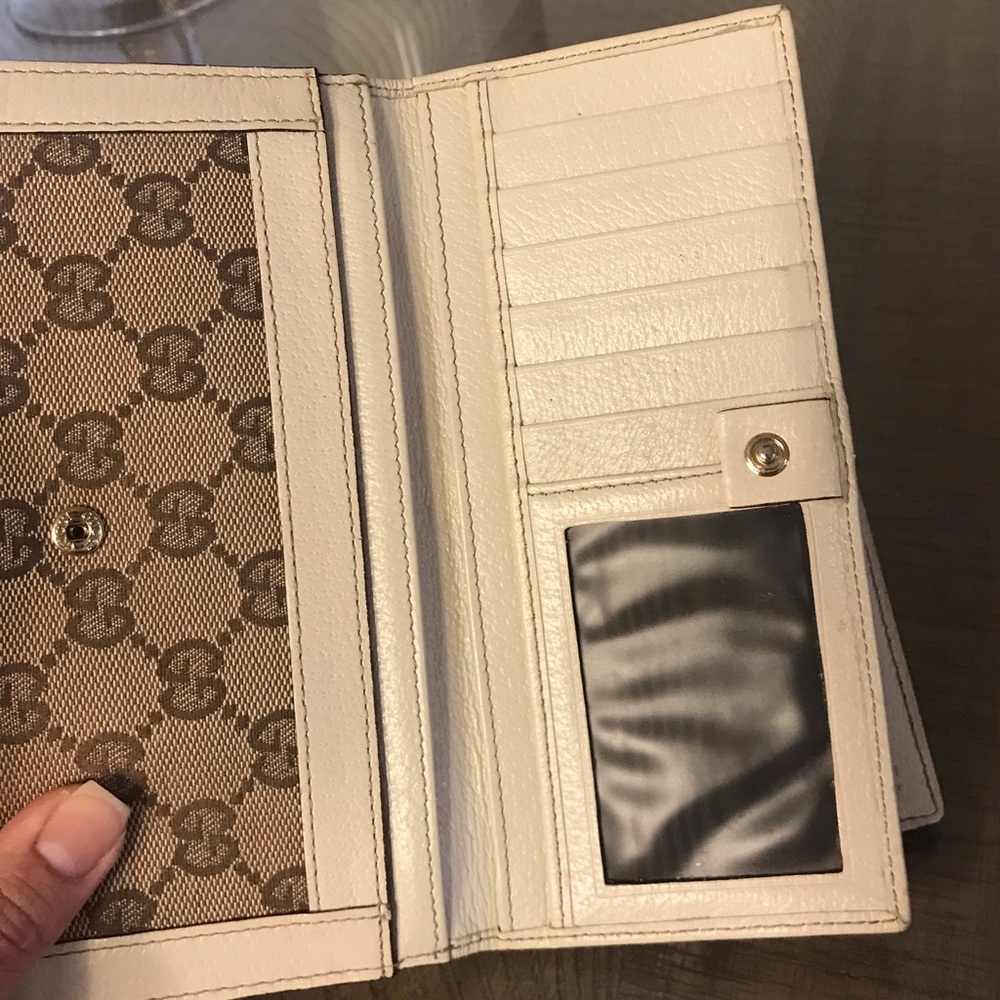 Authentic Gucci Bifold Wallet - Picture 8 of 16